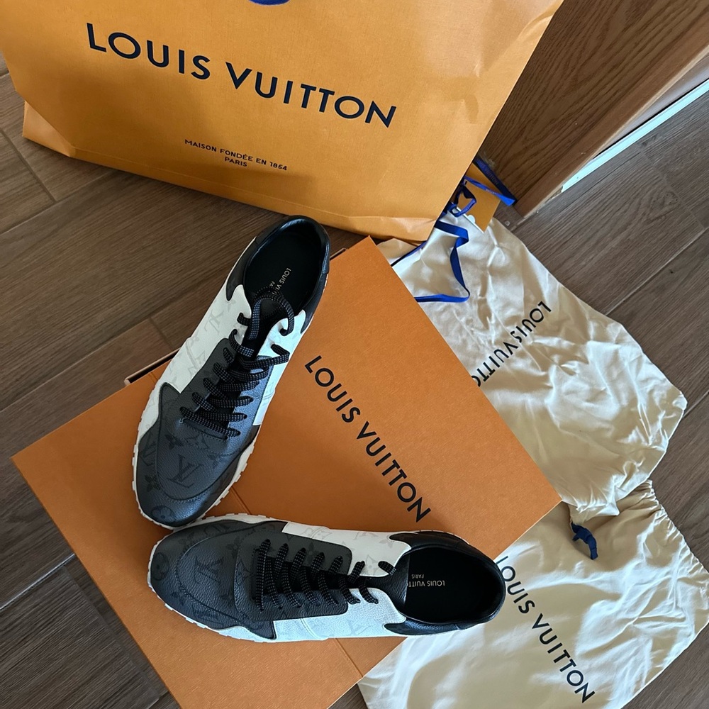 Biolor Run Away sneaker combines 3 variations on Louis Vuitton signature canvas. - Picture 6 of 15